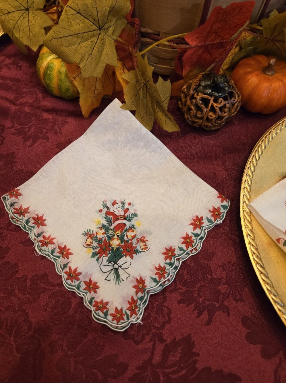 VTG Christmas Santa Floral Cotton Ladies Handkerchief 12" Square Scalloped Edge